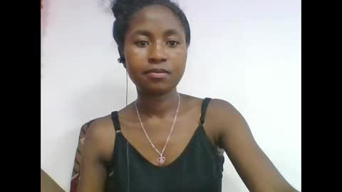 chantale483461 online show from April 19, 4:28 pm