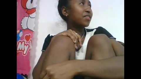 Snapshot of chantale483461 chatting on April 23, 6:10 pm chantale483461 online show from April 23, 6:10 pm