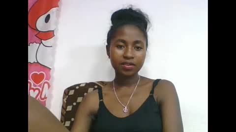 Snapshot of chantale483461 chatting on April 26, 5:10 pm chantale483461 online show from April 26, 5:10 pm