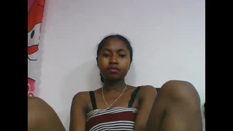Snapshot of chantale483461 chatting on May 5, 5:21 pm chantale483461 online show from May 5, 5:21 pm