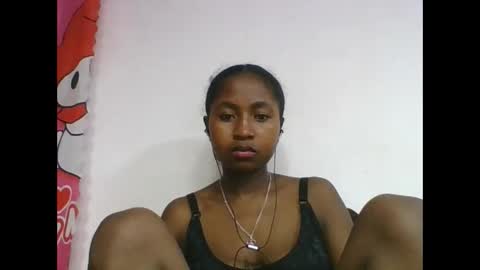 Snapshot of chantale483461 chatting on May 7, 6:08 am chantale483461 online show from May 7, 6:08 am