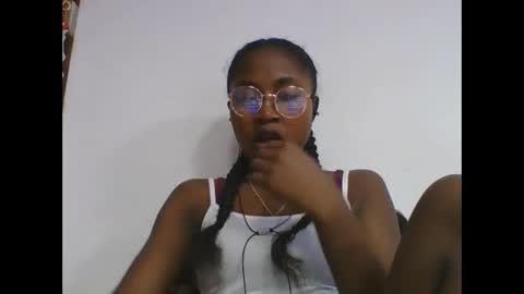 Snapshot of chantale483461 chatting on May 12, 6:10 am chantale483461 online show from May 12, 6:10 am