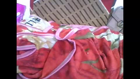 Snapshot of chantale483461 chatting on May 13, 6:27 pm chantale483461 online show from May 13, 6:27 pm