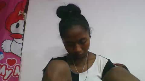 Snapshot of chantale483461 chatting on May 14, 6:31 am chantale483461 online show from May 14, 6:31 am