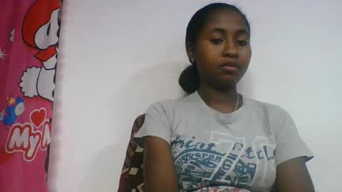 Snapshot of chantale483461 chatting on May 21, 6:09 am chantale483461 online show from May 21, 6:09 am