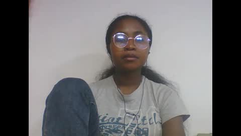 Snapshot of chantale483461 chatting on May 22, 6:20 am chantale483461 online show from May 22, 6:20 am