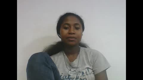 Snapshot of chantale483461 chatting on May 22, 6:24 pm chantale483461 online show from May 22, 6:24 pm