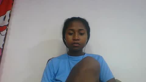 Snapshot of chantale483461 chatting on May 24, 3:39 pm chantale483461 online show from May 24, 3:39 pm