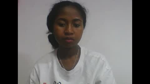 Snapshot of chantale483461 chatting on May 25, 3:45 am chantale483461 online show from May 25, 3:45 am