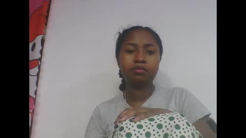Snapshot of chantale483461 chatting on May 27, 5:15 am chantale483461 online show from May 27, 5:15 am