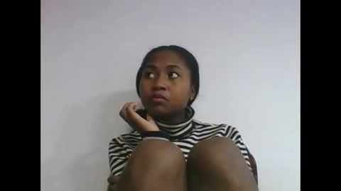 Snapshot of chantale483461 chatting on June 9, 5:30 am chantale483461 online show from June 9, 5:30 am