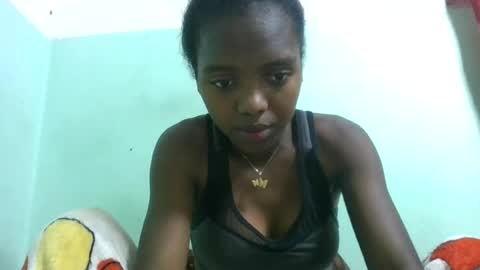 Snapshot of chanteuse655720 chatting on June 17, 7:00 am chanteuse655720 online show from June 17, 7:00 am