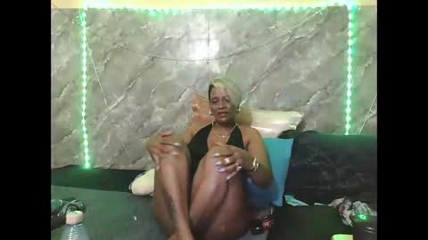 Snapshot of chanz10172 chatting on September 29, 10:58 pm Zaria Vixen online show from September 29, 10:58 pm