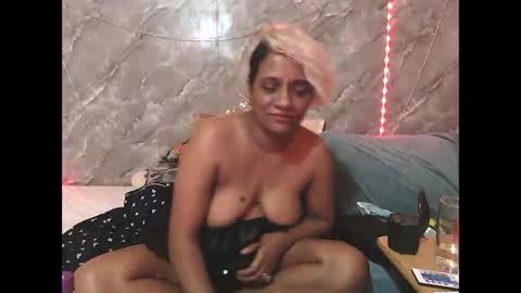 Snapshot of chanz10172 chatting on October 8, 9:34 pm Zaria Vixen online show from October 8, 9:34 pm