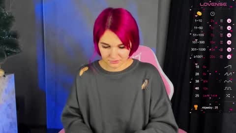 Suzanna Snow online show from December 6, 4:14 am