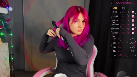 Suzanna Snow online show from December 27, 4:15 am