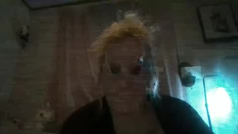 Ms. Behaving online show from February 3, 10:58 am