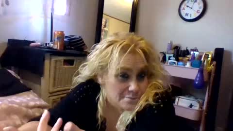 Ms. Behaving online show from September 23, 3:59 pm