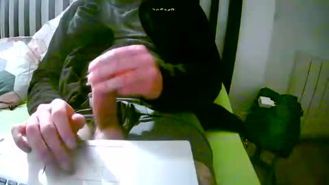 Snapshot of chapiii chatting on December 16, 9:03 am chapiii online show from December 16, 9:03 am