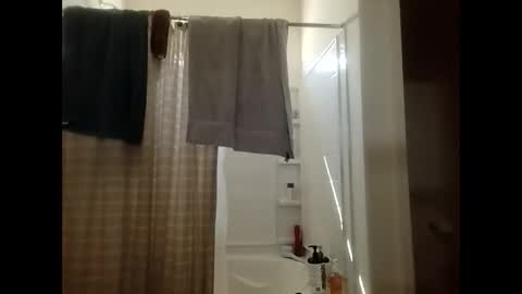 Snapshot of charles1889 chatting on October 1, 7:31 pm charles1889 online show from October 1, 7:31 pm