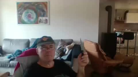 Snapshot of charles6064 chatting on November 6, 11:11 am charles6064 online show from November 6, 11:11 am