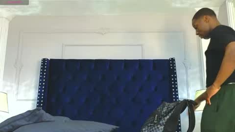 charlesbrown_ online show from January 17, 2:33 pm