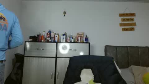 charli 4 online show from March 8, 2:04 am