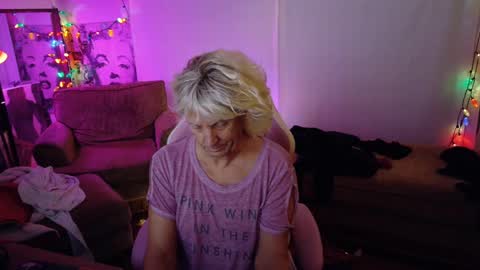 Charli online show from December 3, 10:40 pm