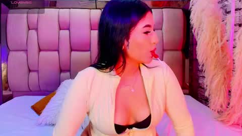 Snapshot of charlie_henker chatting on May 27, 1:41 pm C H A R L I E online show from May 27, 1:41 pm