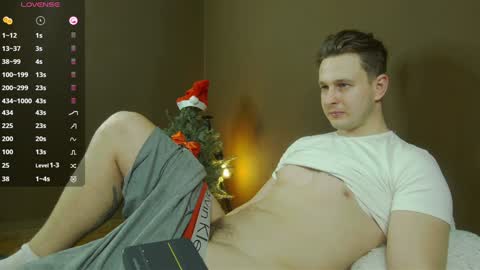 Snapshot of charlie_smiley chatting on January 4, 4:23 am Charlie Smiley online show from January 4, 4:23 am