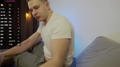 Snapshot of charlie_smiley chatting on January 26, 8:02 pm Charlie Smiley online show from January 26, 8:02 pm