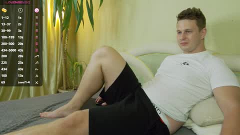 Snapshot of charlie_smiley chatting on September 10, 5:57 pm Charlie Smiley online show from September 10, 5:57 pm