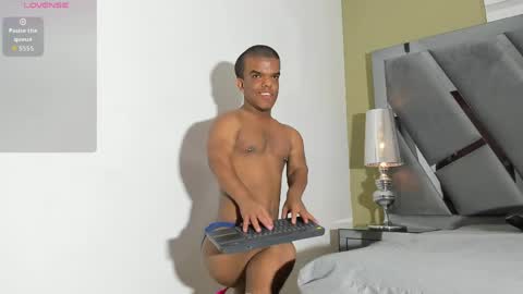 charlie_walkerr online show from June 6, 12:32 pm