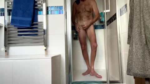 Snapshot of charlieg123 chatting on December 6, 8:26 am Gary online show from December 6, 8:26 am