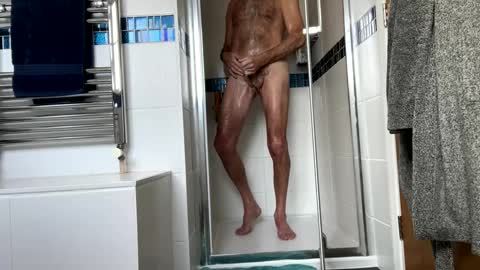 Snapshot of charlieg123 chatting on February 18, 8:59 am Gary online show from February 18, 8:59 am