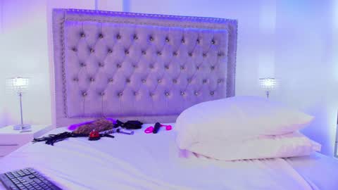 Snapshot of charlietaylorr__ chatting on December 27, 11:10 pm Charlie online show from December 27, 11:10 pm