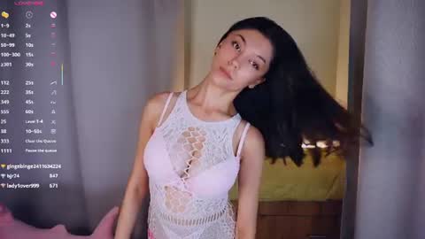 Snapshot of charlinepiker chatting on July 21, 9:11 am Yumi online show from July 21, 9:11 am
