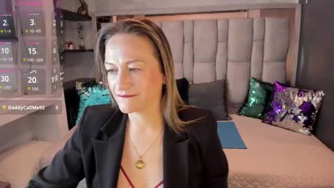 Snapshot of charlot_milf chatting on October 14, 12:06 pm Charlot milf online show from October 14, 12:06 pm