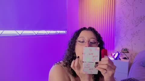 You honey online show from April 22, 12:07 pm