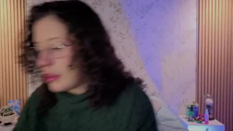 Snapshot of charlote__miller chatting on June 30, 11:44 am You honey online show from June 30, 11:44 am