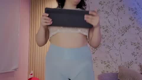Snapshot of charlote__miller chatting on July 8, 11:37 am You honey online show from July 8, 11:37 am