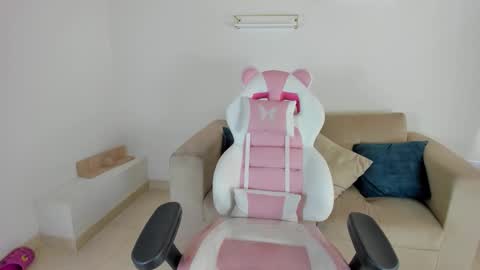    online show from September 23, 4:43 pm