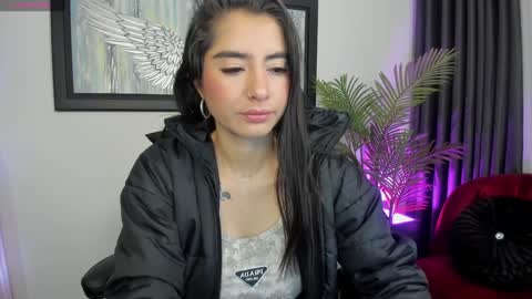 Snapshot of charlote_horny chatting on January 16, 1:25 pm Charlote online show from January 16, 1:25 pm