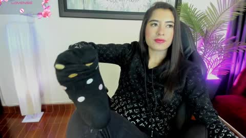 Snapshot of charlote_horny chatting on January 26, 5:44 pm Charlote online show from January 26, 5:44 pm