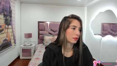 Snapshot of charlote_horny chatting on February 17, 7:21 pm Charlote online show from February 17, 7:21 pm
