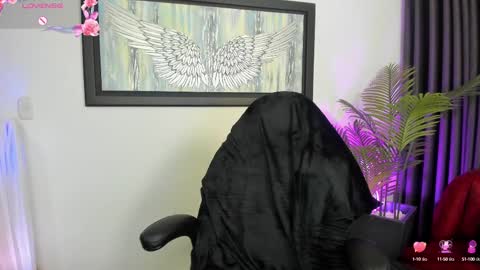 Snapshot of charlote_horny chatting on February 22, 5:34 am Charlote online show from February 22, 5:34 am