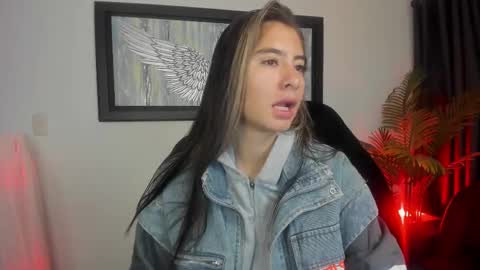 Snapshot of charlote_horny chatting on February 26, 11:41 am Charlote online show from February 26, 11:41 am