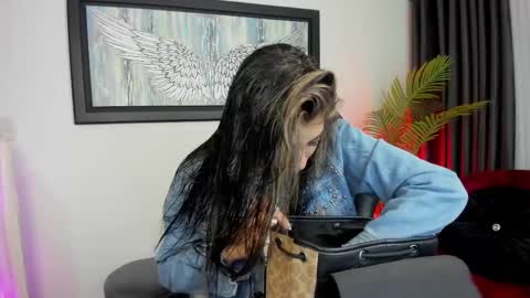 Snapshot of charlote_horny chatting on March 4, 11:40 am Charlote online show from March 4, 11:40 am