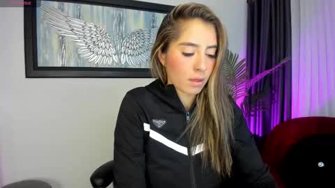 Snapshot of charlote_horny chatting on October 6, 11:40 am Charlote online show from October 6, 11:40 am