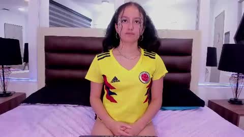 Snapshot of charlotetaylor chatting on June 11, 12:32 am charlot online show from June 11, 12:32 am